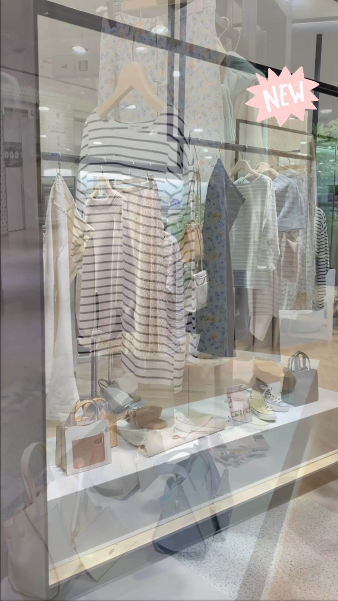 NATURAL BEAUTY BASICのインスタグラム：「NATURAL BEAUTY BASIC 春の新作が入荷しました♪  フラワープリントやボーダー。 今年らしいくすみカラーで春準備始めませんか？  #ナチュラルビューティーベーシック #NATURALBEAUTYBASIC #略してNBBです #NBB #ルミネ池袋NBB」