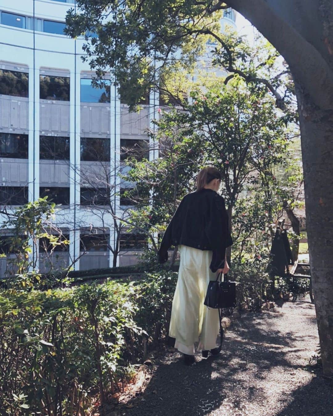 asakoshimojimaのインスタグラム：「・ 何の変哲もないこの写真好きだな🌱  #hotelnewotanitokyo #日本庭園 #変哲」