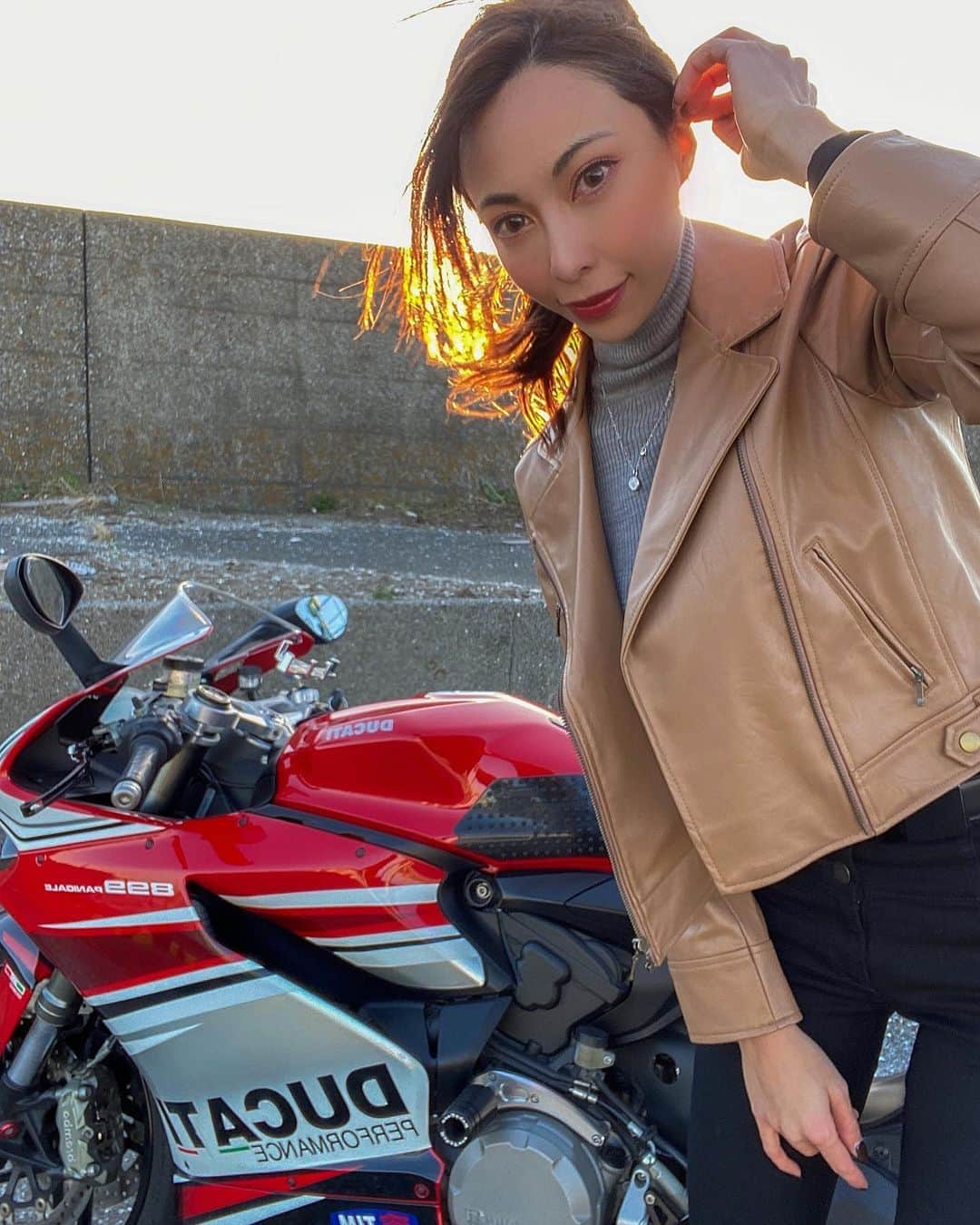 CAMIRAさんのインスタグラム写真 - (CAMIRAInstagram)「バイク乗れるの幸せ😌！ #バイクのある生活#バイク女子#バイク写真部#バイク女子と繋がりたい」2月18日 19時42分 - camila.528