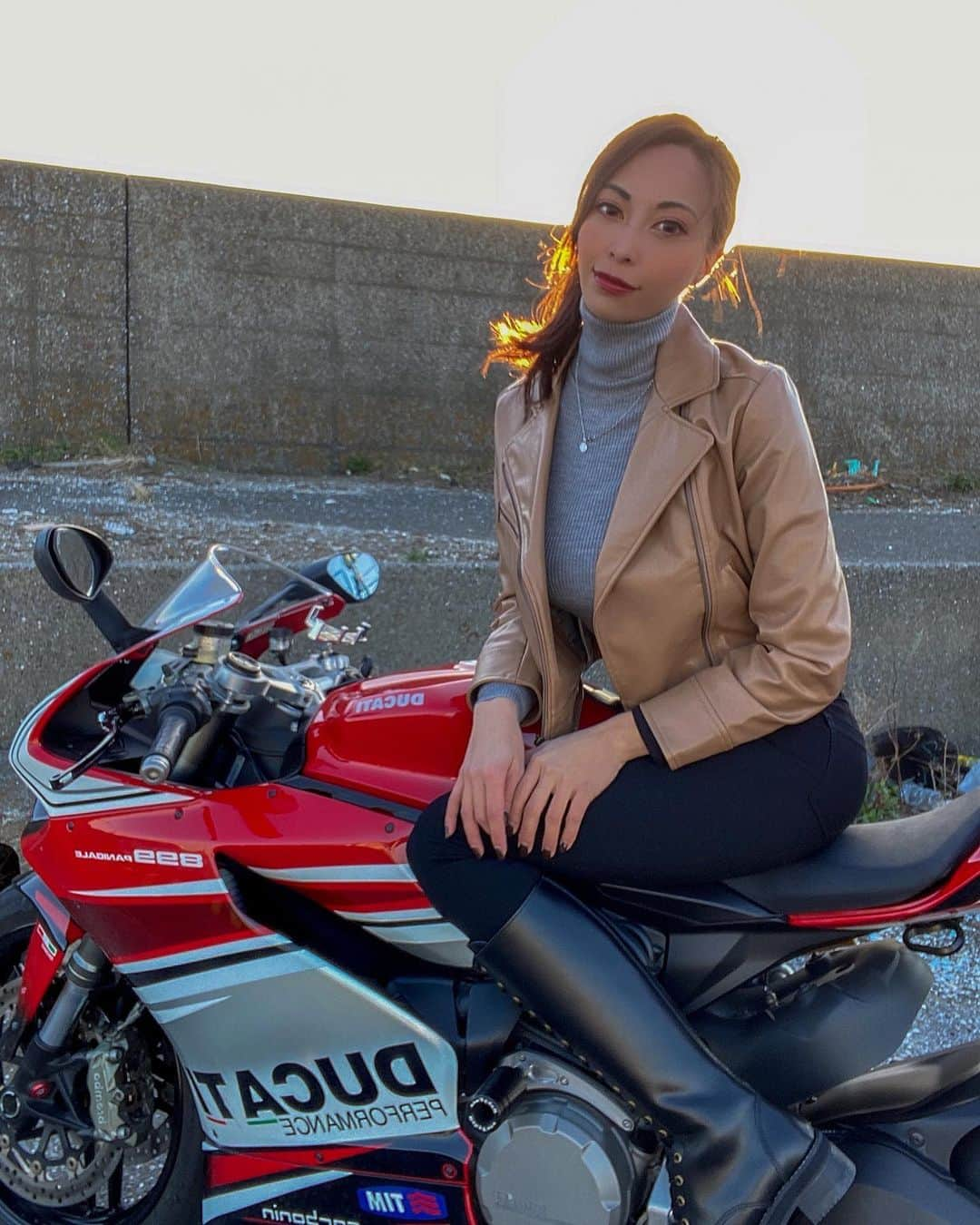 CAMIRAさんのインスタグラム写真 - (CAMIRAInstagram)「バイク乗れるの幸せ😌！ #バイクのある生活#バイク女子#バイク写真部#バイク女子と繋がりたい」2月18日 19時42分 - camila.528