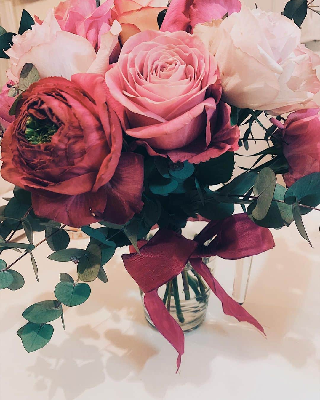 小山ティナさんのインスタグラム写真 - (小山ティナInstagram)「Thank you 🤍  お花をもらうと照れてしまう」2月18日 19時50分 - k_tina224