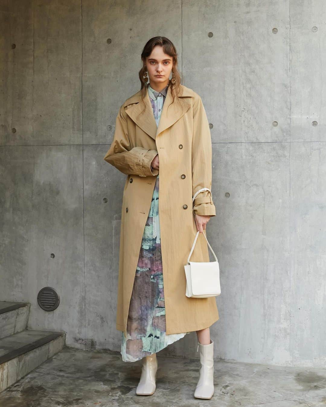 のインスタグラム：「【SPRING TREND OUTER】ブランド推薦！この春買うべき最旬アウター特集 ━━━━━━━━━━━━━━━━━ ㅤㅤㅤㅤㅤㅤㅤㅤㅤㅤㅤㅤㅤ 各ブランド春物が続々発売する中で、気分的にも重たい冬アウターから春アウターに切り替えたくなってきた方も多いのでは？ ㅤㅤㅤ そこで今回は、この春ブランドがおすすめするトレンドアウターを多数ご紹介。 ━━━━━━━━━━━━━━━━━ #SHELTTERWEBSTORE #SHELMAG #SPRINGOUTER #春アウター」