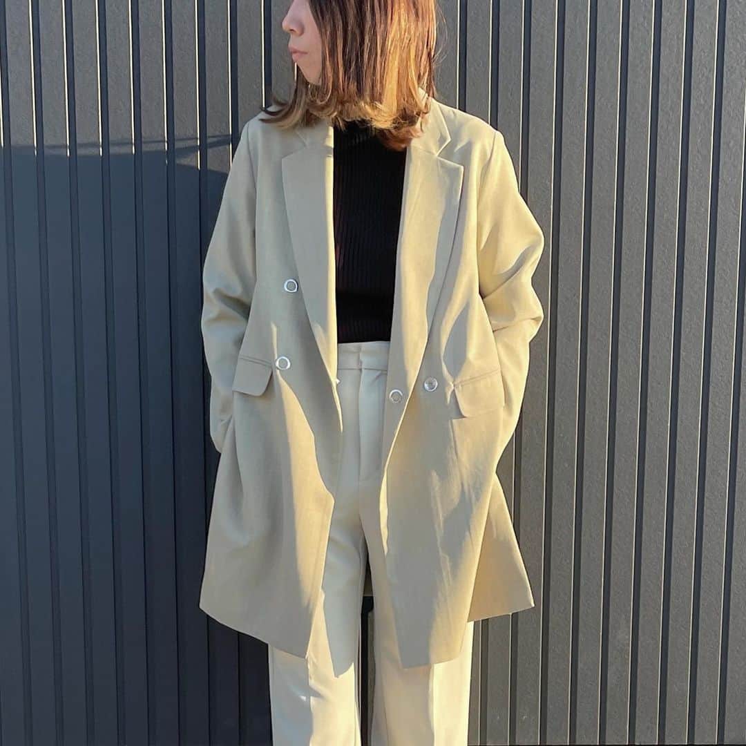 ryuu79hinaのインスタグラム：「#ootd ♡ ・ ・ AMERI×GU ・ ・ 色合い合わせてセットアップ風🌱𓂃 𓈒𓏸 ・ ・ ━━━━━━━━━━━━━━━ #amerivintage#ameri#あめりふく#ロカリ#mineby3mootd#コーデ記録#大人カジュアル#大人コーデ#大人スタイル#ママコーデ#ジャケット#ジャケットコーデ#シンプルコーデ#きれいめカジュアル#春コーデ#gu_for_all#GU#ジーユーコーデ#プチプラコーデ#プチプラ#ボブ」