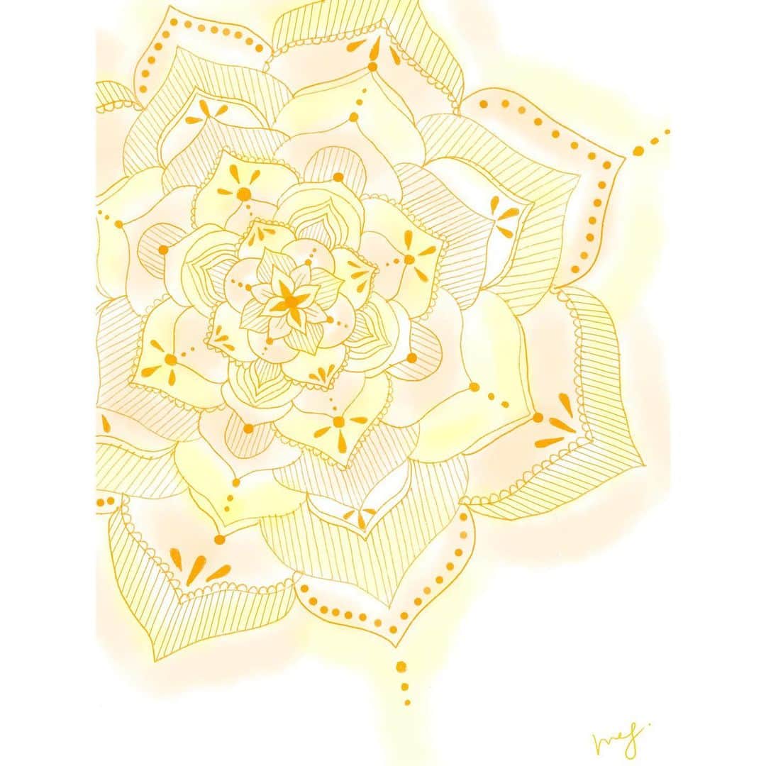 栗原恵さんのインスタグラム写真 - (栗原恵Instagram)「🌰 #megart🌰  太陽のような🌞 お花のような…🌼」2月18日 20時26分 - megumi_kurihara_official