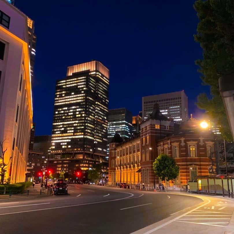 水野勝のインスタグラム：「いつかの写真📸  #カメラ　#iPhone #夜景　#ビル #写真好きな人と繋がりたい  #写真　#instagram  #instagramers」