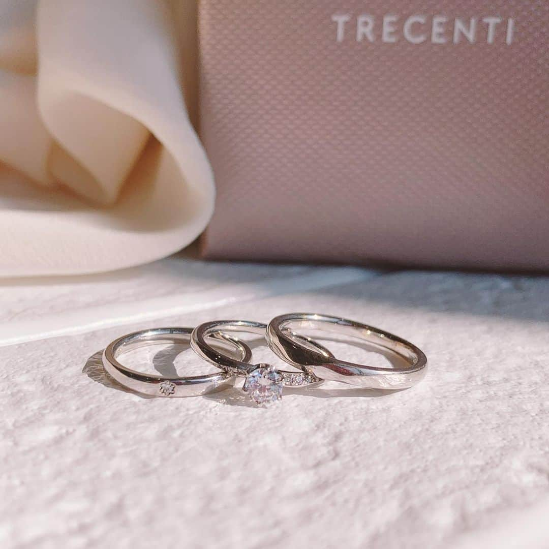 TRECENTI トレセンテさんのインスタグラム写真 - (TRECENTI トレセンテInstagram)「💍flora﻿ 💍Eterna﻿ ﻿ @trecenti_flora ﻿ ﻿ ﻿ ---------------------------------------------- ﻿ ﻿ ﻿ #トレセンテ #TRECENTI﻿ #婚約指輪 #結婚指輪 #マリッジリング #エンゲージリング #指輪探し #プロポーズ #婚姻届 #結婚しました #marriagering #engagementring #proposal #令和婚 #ブライダルリング #wedding #bridal #プレ花嫁 #プレ花嫁さんと繋がりたい #2021春婚 #2021夏婚 #2021秋婚 #2020冬婚 #指輪迷子 #内甲丸 #トレセンテフローラ #重ねづけ #セットリング」2月18日 20時46分 - trecenti_flora