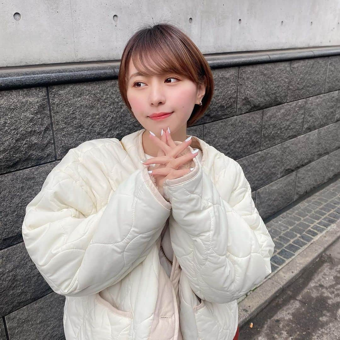 MIORIさんのインスタグラム写真 - (MIORIInstagram)「・ 新しいリップかわいい〜 @shuuemura のやつ！ ・ ・ ・ #シュウウエムラ#ショートヘア#ショートカット#マッシュショート」2月18日 20時50分 - __mk.31__