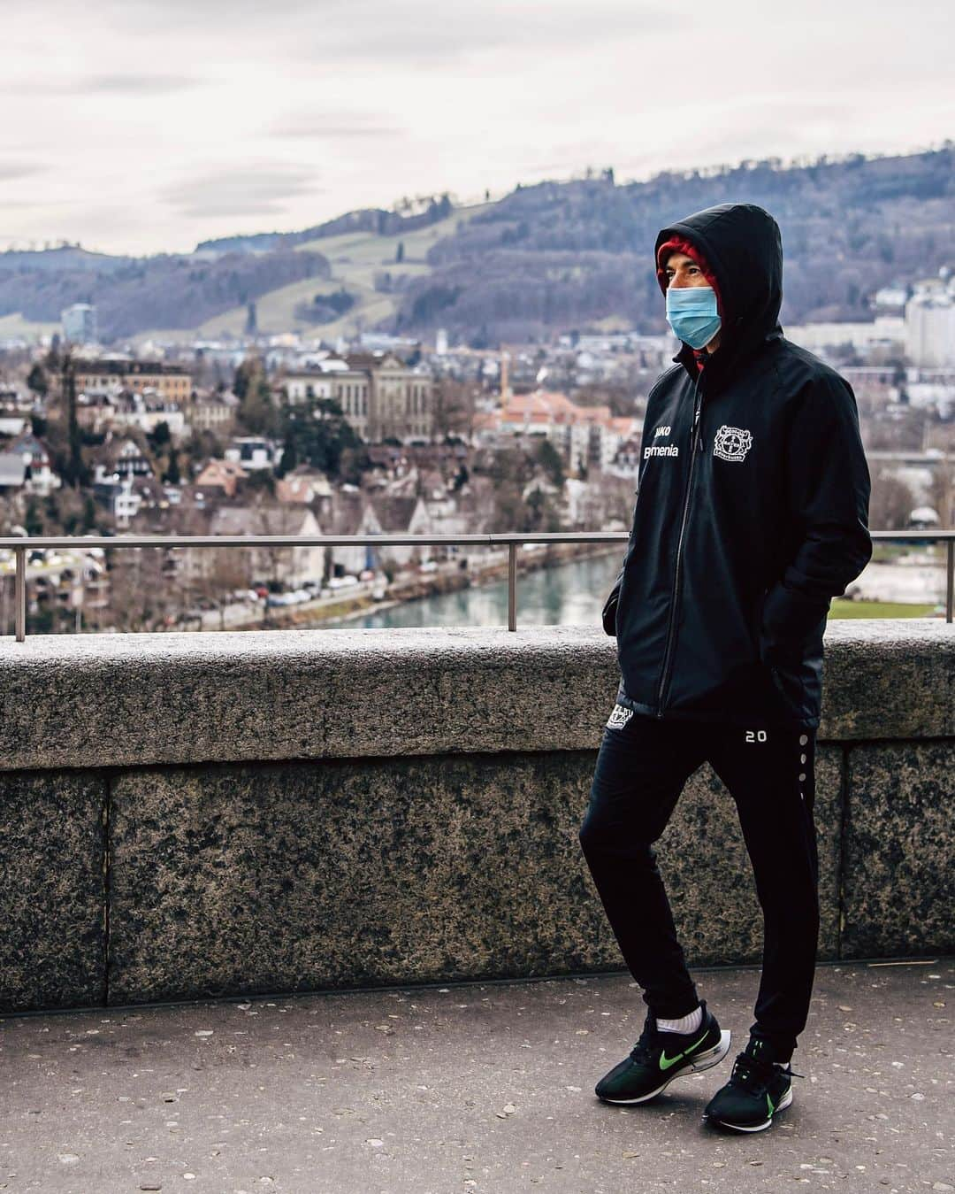 バイエル・レバークーゼンさんのインスタグラム写真 - (バイエル・レバークーゼンInstagram)「Little walk through Bern 🇨🇭 👀  #YBB04 #UEL」2月18日 20時58分 - bayer04fussball