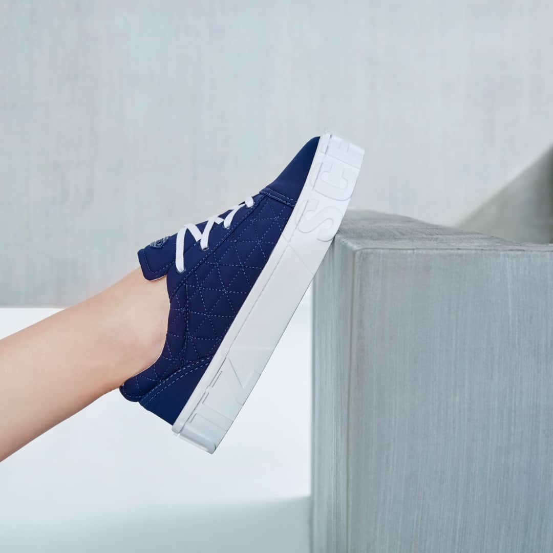 Schutzのインスタグラム：「HELLO SNEAKER LOVERS ❤️ #schutznylonedition」