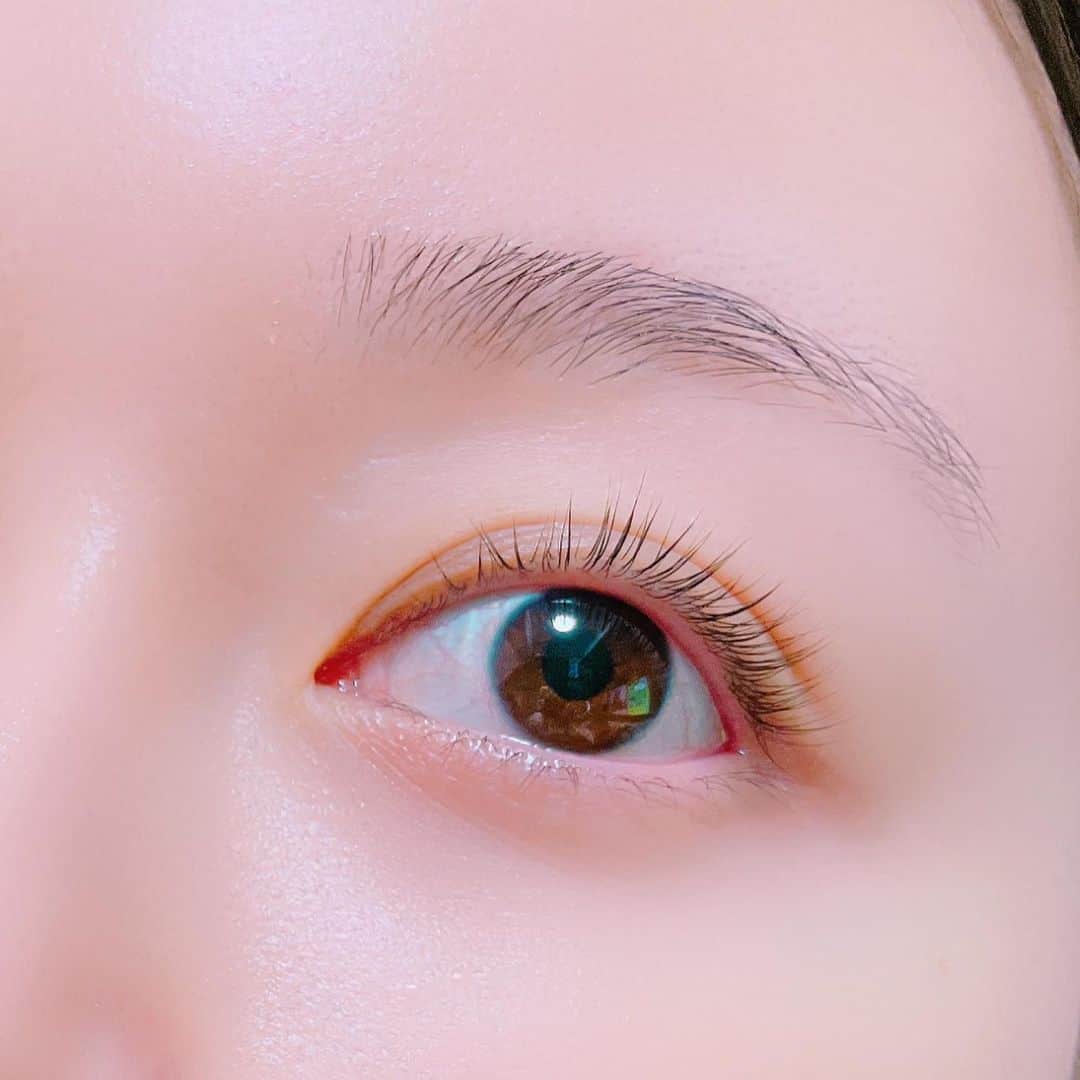 歩乃華（ほのらん）のインスタグラム：「めっちゃまつ毛綺麗なってない？🥺💓 . 一枚目がAfterで 二枚目がBeforeです💕 . パリジェンヌしてきた🥺 . いつも通ってる美容室 @m.o.d_tokyo  の系列でやってる @modshibuya_eyelash で まつげ綺麗にくるんってしてもらった😍 マツエクもやってるので みんな行ってみてください😍 てか行ったら教えて下さい🥰🥰笑  #パリジェンヌラッシュリフト  #まつげパーマ #まつ毛パーマ」