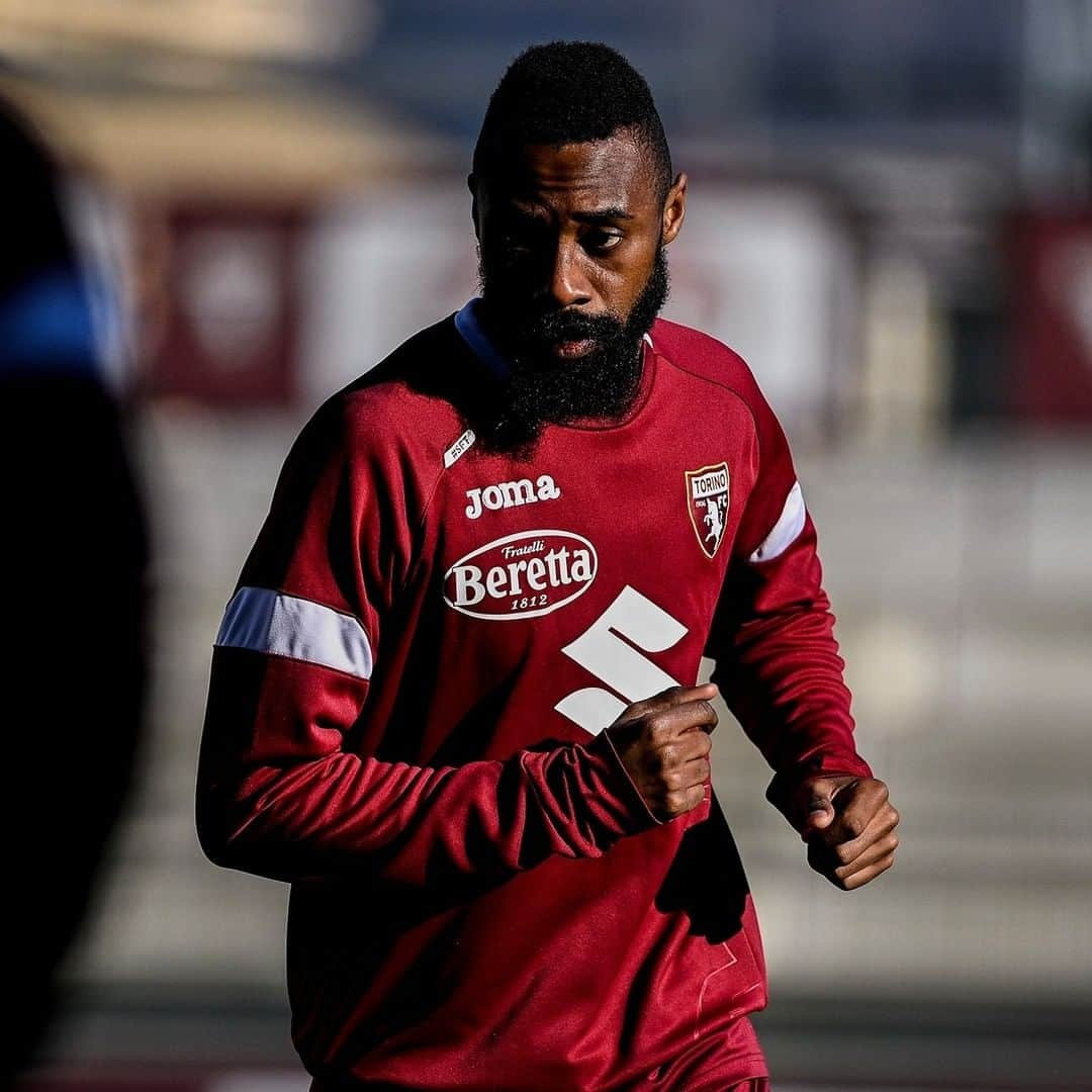 トリノFCさんのインスタグラム写真 - (トリノFCInstagram)「⏳ -1️⃣ a #CagliariTorino 🐂  #SFT」2月18日 21時04分 - torinofc1906