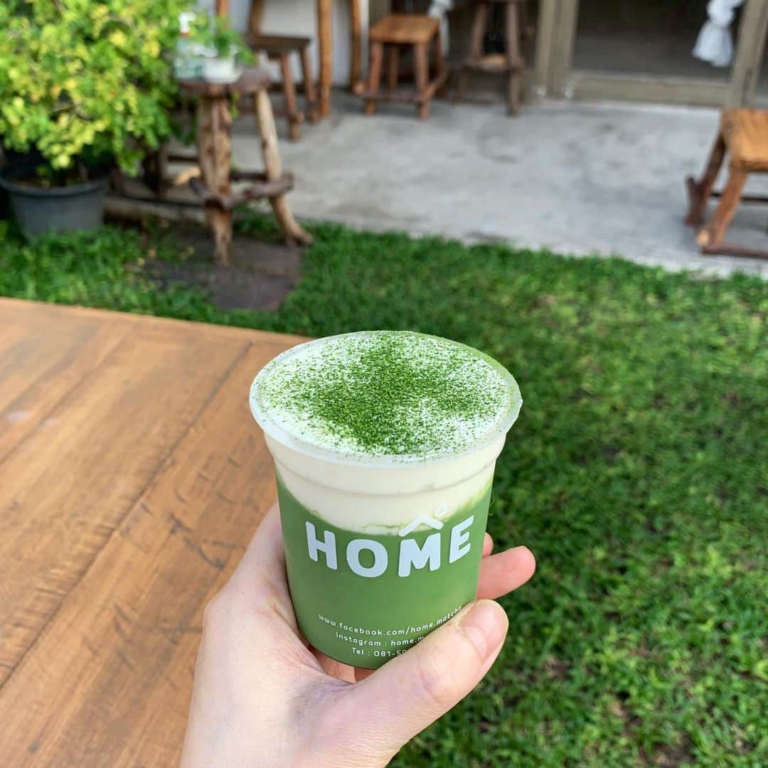 tealilycafeのインスタグラム：「New seasonal matcha sweet  MATCHA PUDDING   ด้วยความรักที่มีต่อชาเขียว และมีชาเขียวเป็นแรงบันดาลใจเช่นเคย จึงทำให้พัฒนาสูตรใหม่ล่าสุด พุดดิ้งชาเขียว นุ่มละมุน เข้มข้น หอม ทานคู่กับครีมจากฝรั่งเศสเนื้อเนียน และโรยผงชาเขียวทับอีกชั้นหนึ่ง  เริ่มจำหน่ายวันพรุ่งนี้เป็นต้นไปนะคะ แล้วเจอกันค่า 💚 #homematcha」