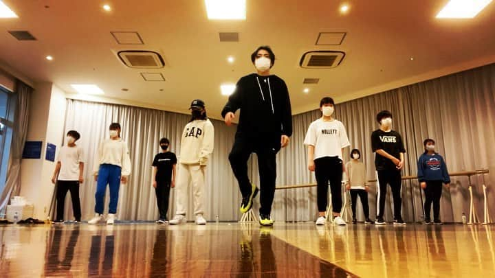 細川優のインスタグラム：「廻廻奇譚/eve  @eve_harapeco   choreo by YU(細川優)  #廻廻奇譚 #eve #呪術廻戦  #dance  #hiphop #randb #lesson #ダンス #ヒップホップ #ダンスレッスン #choreograph #振付 #yu #細川優」