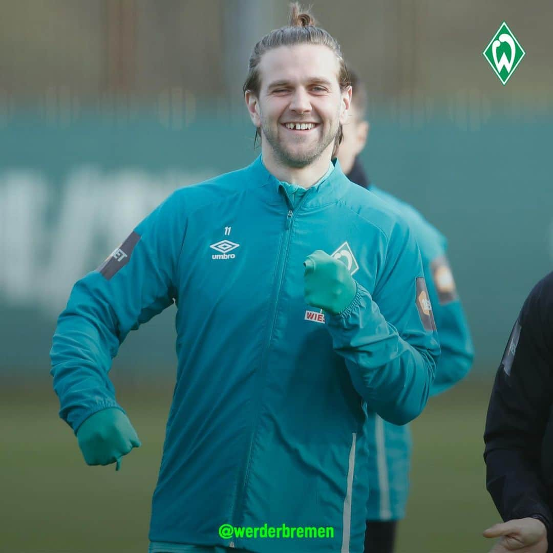 ヴェルダー・ブレーメンさんのインスタグラム写真 - (ヴェルダー・ブレーメンInstagram)「😃 Gute Stimmung = Gute Arbeit. Training✅  _______ #werder #bremen #svw #füllkrug #pavlenka #möhwald #training #osterdeich #mood #bundesliga #nordphoto」2月18日 21時20分 - werderbremen