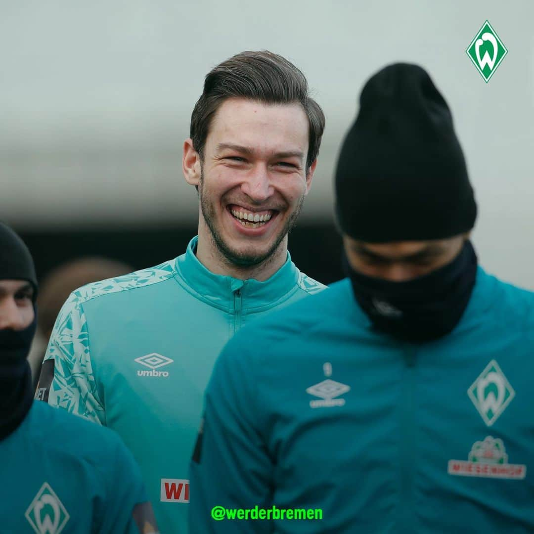 ヴェルダー・ブレーメンさんのインスタグラム写真 - (ヴェルダー・ブレーメンInstagram)「😃 Gute Stimmung = Gute Arbeit. Training✅  _______ #werder #bremen #svw #füllkrug #pavlenka #möhwald #training #osterdeich #mood #bundesliga #nordphoto」2月18日 21時20分 - werderbremen