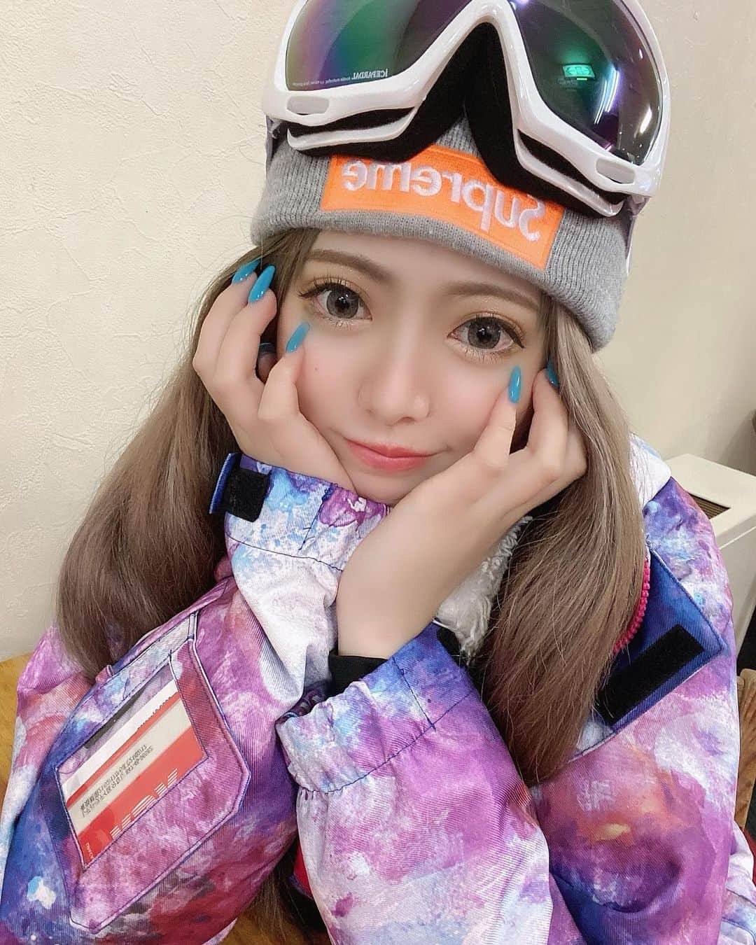 みらたむさんのインスタグラム写真 - (みらたむInstagram)「💋💋💋💋💋💋💋💋💋  2年ぶりのスノボ🏂  まあまあ滑れた☺️  やっぱり普通に滑るより リフト降りる方が怖い。 分かる人おる？🤣笑  #スノーボード #スノボー女子 #スノボウェア  #神立高原スキー場 #新潟」2月18日 21時13分 - mirai_07xx