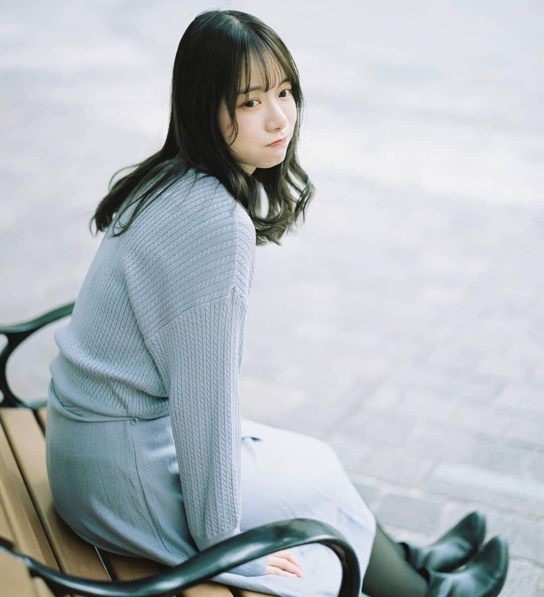 涼風あきのインスタグラム：「これが「プクがお」というやつ.。o○  photo by @yuphoto__film  . . #フィルム #filmphotography #フィルムカメラに恋してる #film #filmcamera #japanesegirl #jp_portrait部 ##model #portrait #photography #camera」