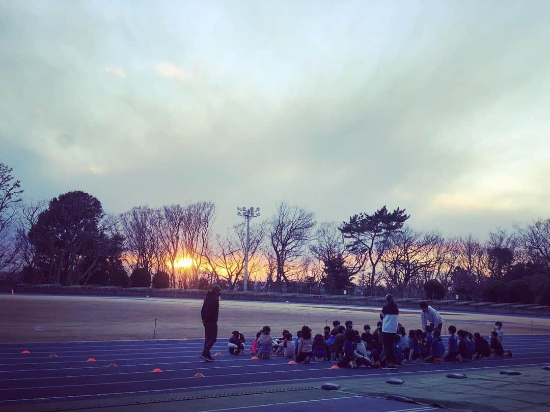 飯沼誠司さんのインスタグラム写真 - (飯沼誠司Instagram)「Setagaya Swimming Academy. 今日は木曜日チームの陸上プログラム。 幼児から高校生まで時間を変えて貸し切りトレーニング。 素晴らしい環境で日々良いトレーニングできています。 #setagayaswimmingacademy  #stsa #lifesaving  #spirits #seijiiinuma」2月18日 21時37分 - seiji_iinuma