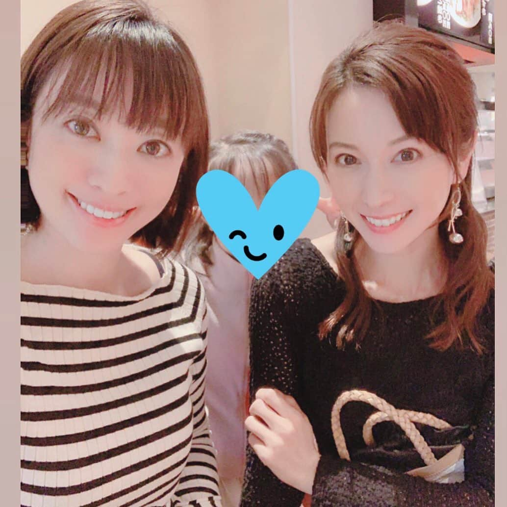 小野寺皐さんのインスタグラム写真 - (小野寺皐Instagram)「. . 大切なお友達のBIRTHDAY🎉 東京と名古屋で中々会えないから、ここ数年は毎年LINEでのメッセージだったけど、今年は電話でおめでとうを伝えました💕 久しぶりに声を聞けてゆっくり話せて、電話も良いなぁと感じました☺️ . 近況報告やお悩み相談にものってもらったり、10数年前の懐かしい話とか…♬いっぱい笑って喋って楽しかった〜😆 本当に情に厚く、いつも励ましてくれて自信を与えてくれる、とても優しい子😍 そんな大好きな友達と、このコロナ禍で、大変な事も沢山あるけれど、そして人生色々な事があるけれど、これからもお互いに頑張って行こうね‼️と励まし合って電話を切りました😌 . 色々アドバイスをもらったうちのひとつ。 《私はインスタの更新を増やす》🤣 これからもっと頑張ってマメにpostしていきますのでお付き合い頂けたら嬉しいです☺️🙏 . 写真は、おととしの10月、東京での撮影終わり、少しの時間だったけど会えた時のもの📸 . . . #model#nagoya#tokyo#friend#friendsforever」2月18日 21時31分 - satsukionodera