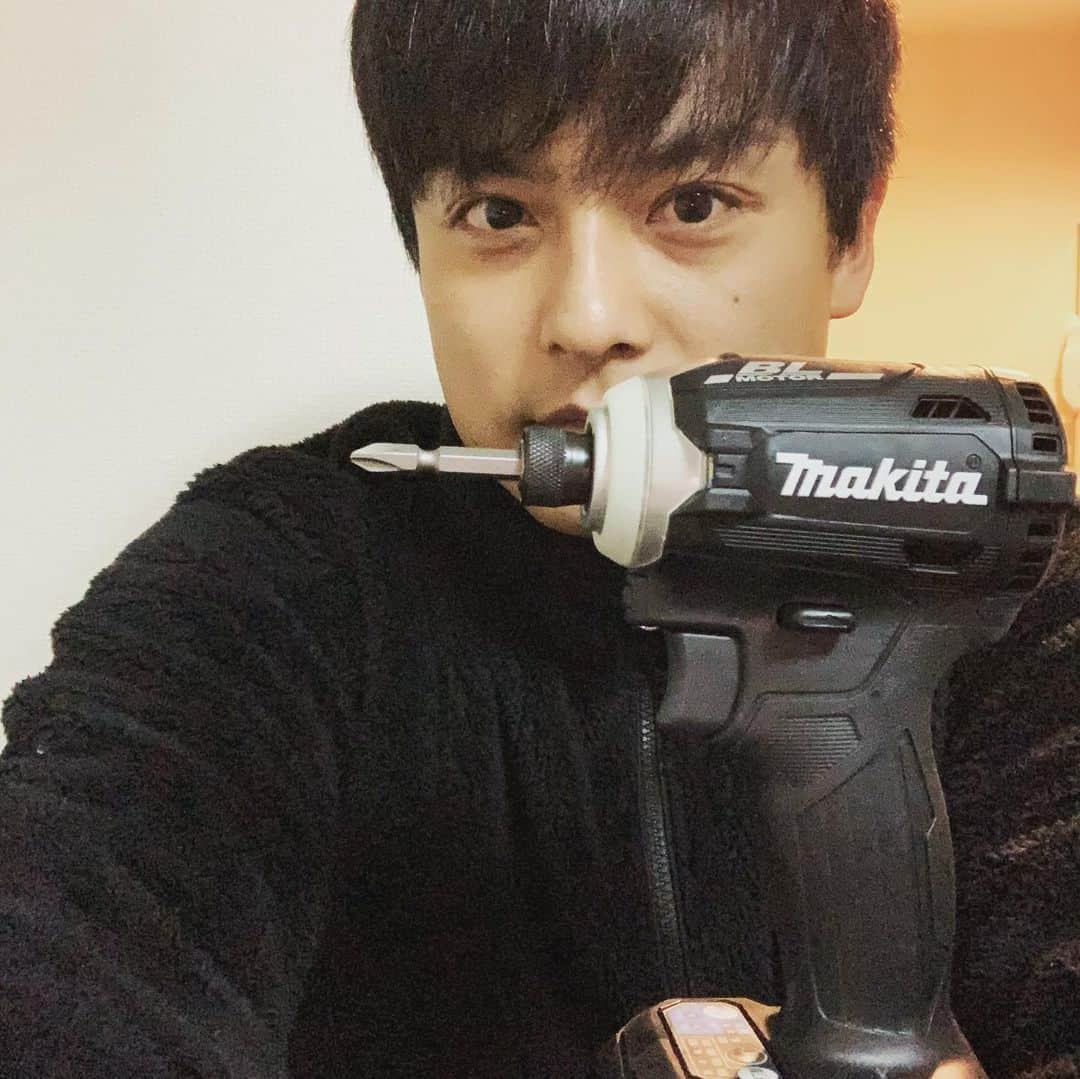 伊阪達也さんのインスタグラム写真 - (伊阪達也Instagram)「＃マキタインパクトドライバ ずっと欲しかったから嬉しい😆 今日髪の毛切ってきた。」2月18日 21時39分 - tatsuyawr250x