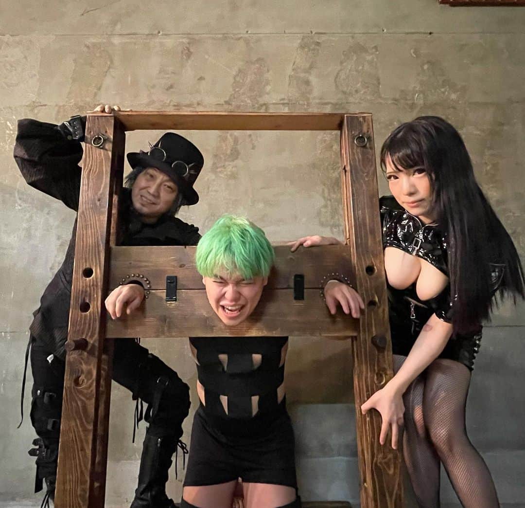 相馬トランジスタのインスタグラム：「いじめられました🤕  #過酷な動画 #でも嫌いじゃない #みどりのある暮らし」