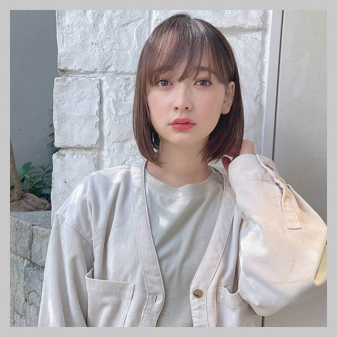 齊藤美沙貴のインスタグラム：「髪の毛染める前の写真 🥰 美容室行く前ていつもワクワクしちゃう～🥰！」