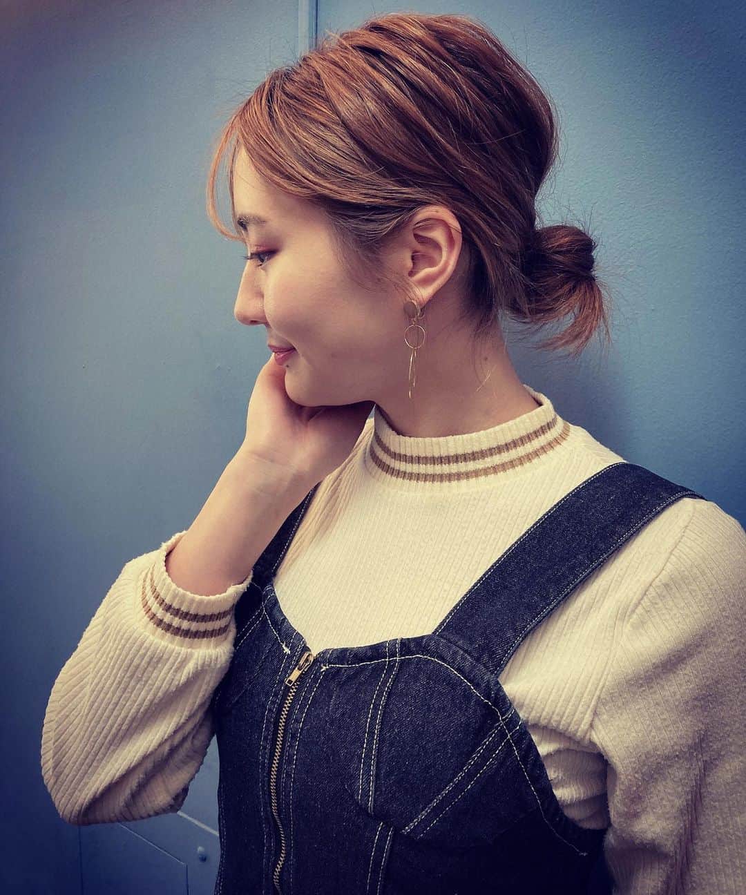 依東杏奈のインスタグラム：「このもりもりヘアーすき💕  #髪型 #もりもり #ヘアアレンジ」