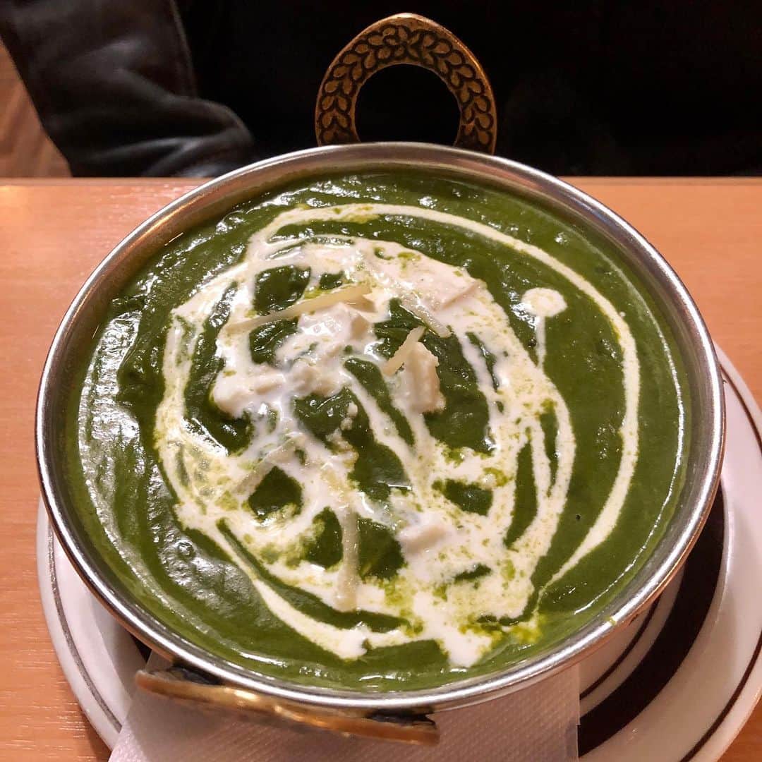 池田有希子のインスタグラム：「モーリーはサグくて私はダルいです。  #indianfood #sagpaneer #dalcurry  #サグパニール #ダールカレー」