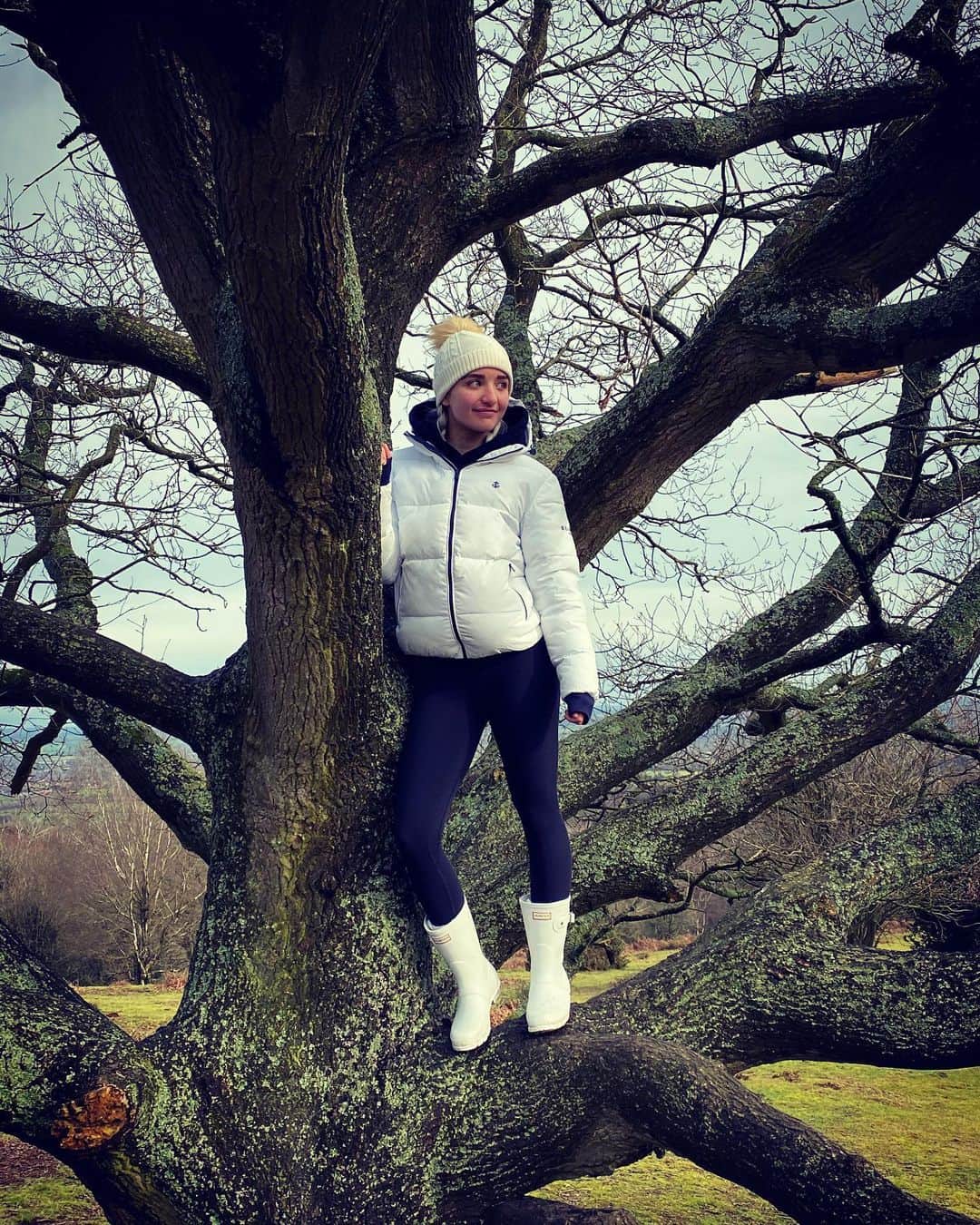 ザイヤ・ブルックサイドのインスタグラム：「Adventure 💚」