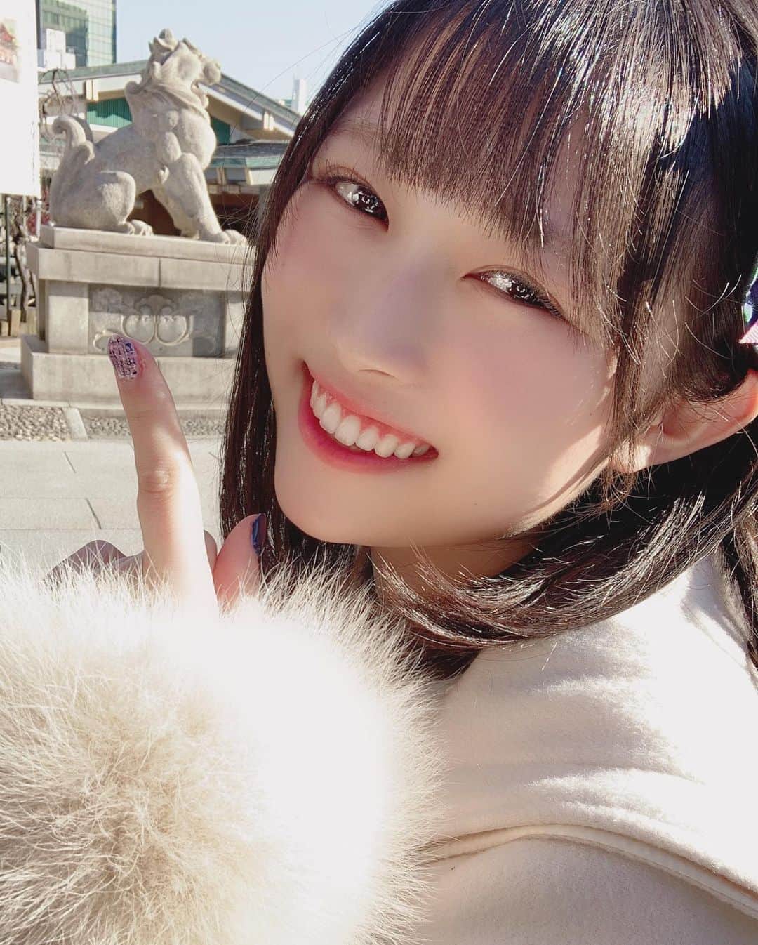 望月ひかりのインスタグラム：「最近、お昼のぽかぽかした暖かい感じが好きです🌞♪  春もすぐそこなんだなあ〜...🌸  #アイドル #地下アイドル #ショートヘア #ショート女子 #ボブ #idol #黒髪ボブ #乃木坂46 #日向坂46 #坂道好きな人と繋がりたい #イコラブ #fff #f4f #l4l #lfl #followｍe #likeforlikes #girl #influencer #followforfollowback #japan #いいね返し #自撮り #自撮り女子 #좋아요반사 #팔로우백 #뷰티스타그램 #메이크업 #얼스타그램 #아이돌」