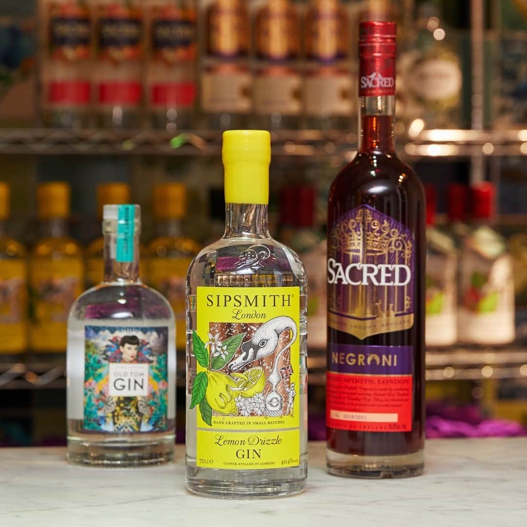 のインスタグラム：「The London Edit: Food & Drink. Discover the pioneers of London’s gin revival and set taste buds tingling with handcrafted confectionery from world-renowned chocolatiers, as we shine a spotlight on the culinary experts that call London home. Discover the edit via our bio. #LibertyLondon」