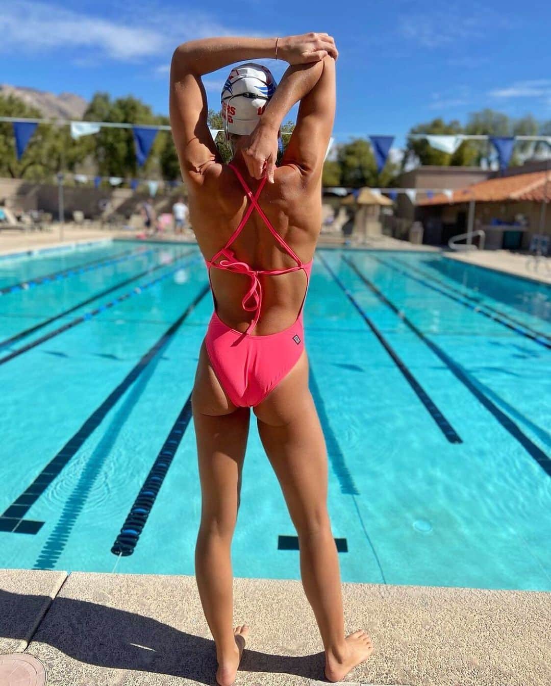 JOLYN Swimwearのインスタグラム：「Anyone else love thinking about what’s for breaky after swim training? 🥞🍌🥑🫐🍳🥯☕️😋 // #jolynaustralia」
