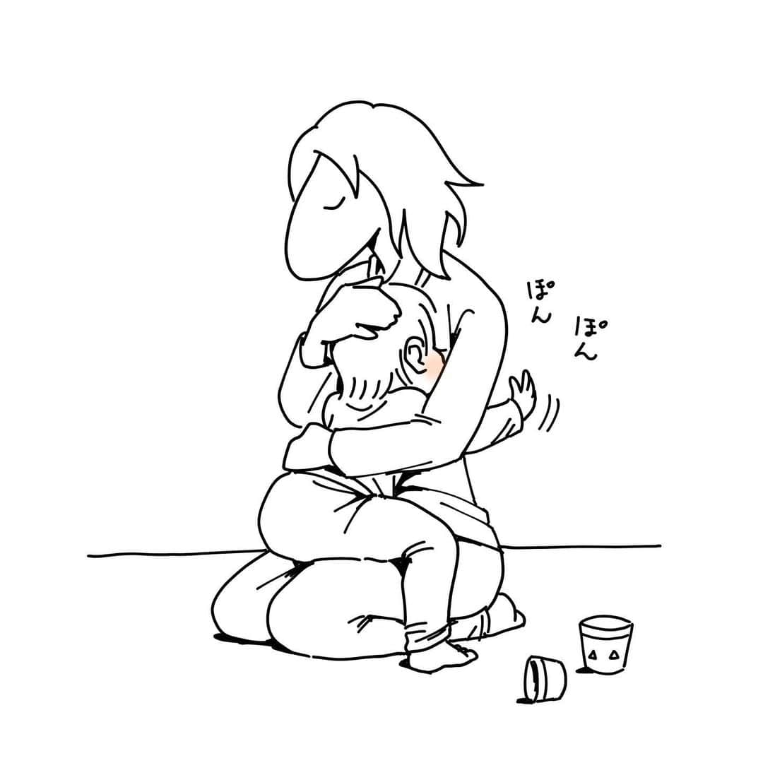 二階堂綾乃のインスタグラム：「食後はギューと背中ぽんぽんしてねぎらってくれるので散らかすだけでほぼ食べなくても許しちゃう！ #育児漫画 #1y3m」