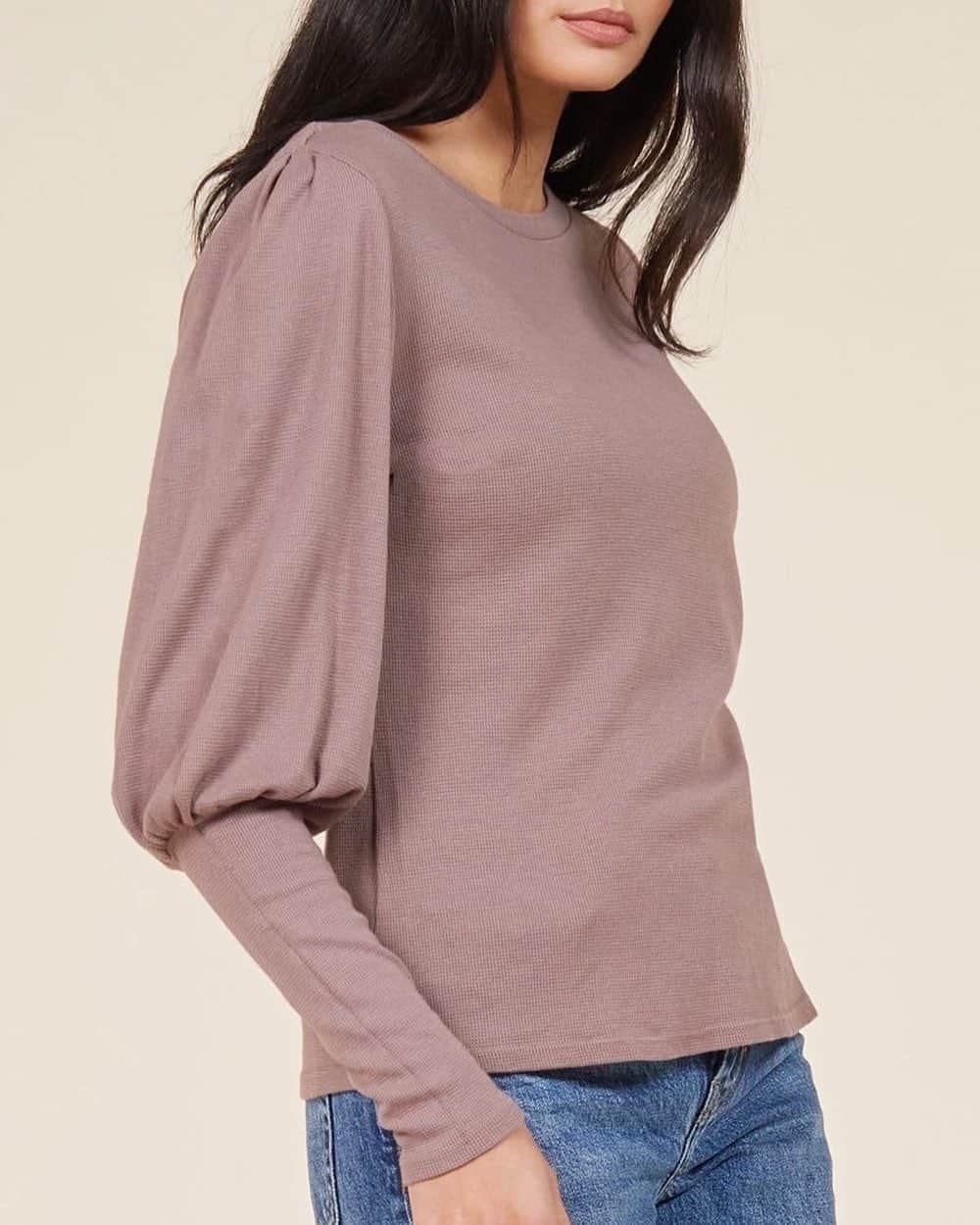 エルエーメイドのインスタグラム：「Our regal Victorian Sleeve Tee is fit for a queen ✨ Now in a updated sustainable thermal texture.」