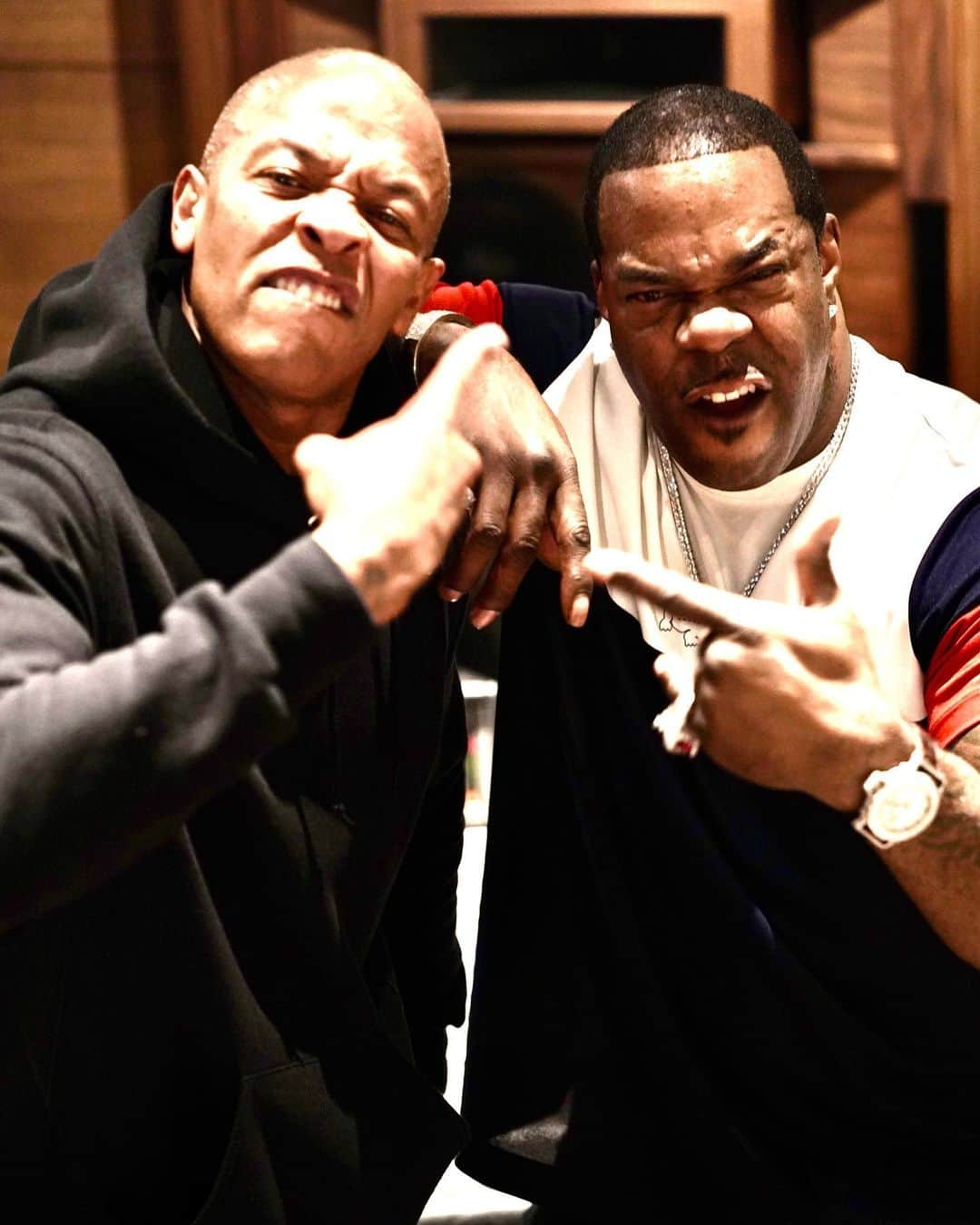 バスタ・ライムスさんのインスタグラム写真 - (バスタ・ライムスInstagram)「HAPPY BDAY TO MY BIG BRO AND AND ON THE GREATEST SENSEI’S I’VE EVER KNOWN THE GREAT @drdre 👑👑👑👑👑👑👑👑👑👑 ENJOY IT TO THE FULLEST KING!!! Reflection captured by @jo_lenz」2月19日 7時47分 - bustarhymes