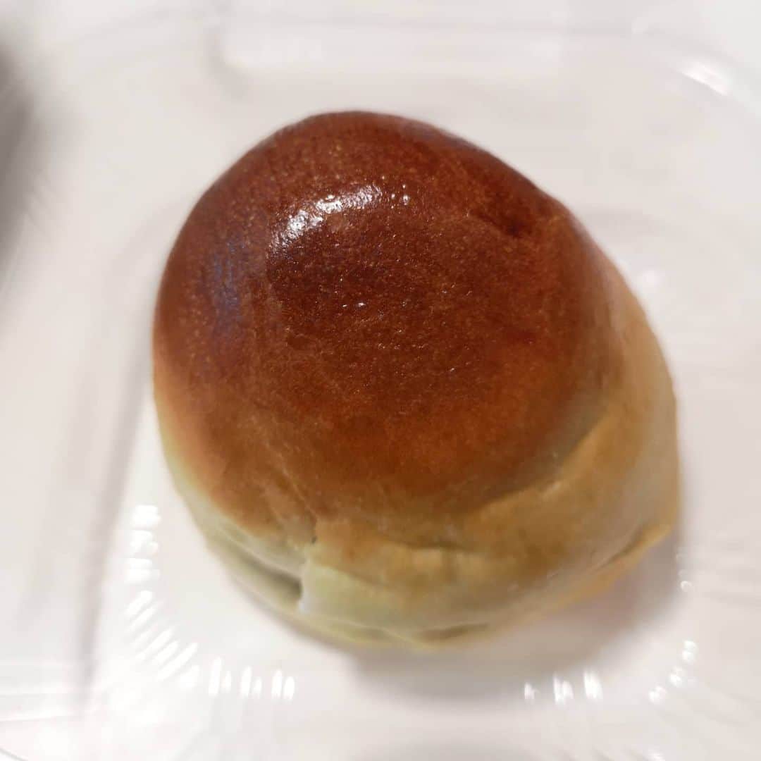 なだぎ武さんのインスタグラム写真 - (なだぎ武Instagram)「あんぱん くりーむぱん 旨いなー #パンのある暮らし  #あんぱん  #クリームパン」2月19日 7時59分 - nadagigigi