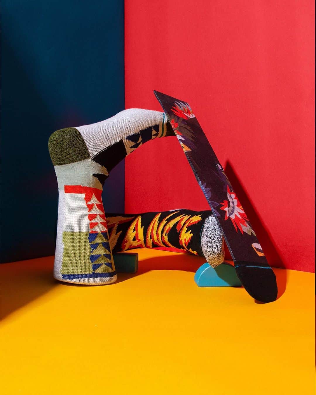 Stanceのインスタグラム：「Bright, Shiny and New ✨...For You 🧦. We just dropped a brand new collection of comfort-blasted, mood-boosting hues to revive your vibe. Hit the link in bio to check them out 🎨👆🏽」