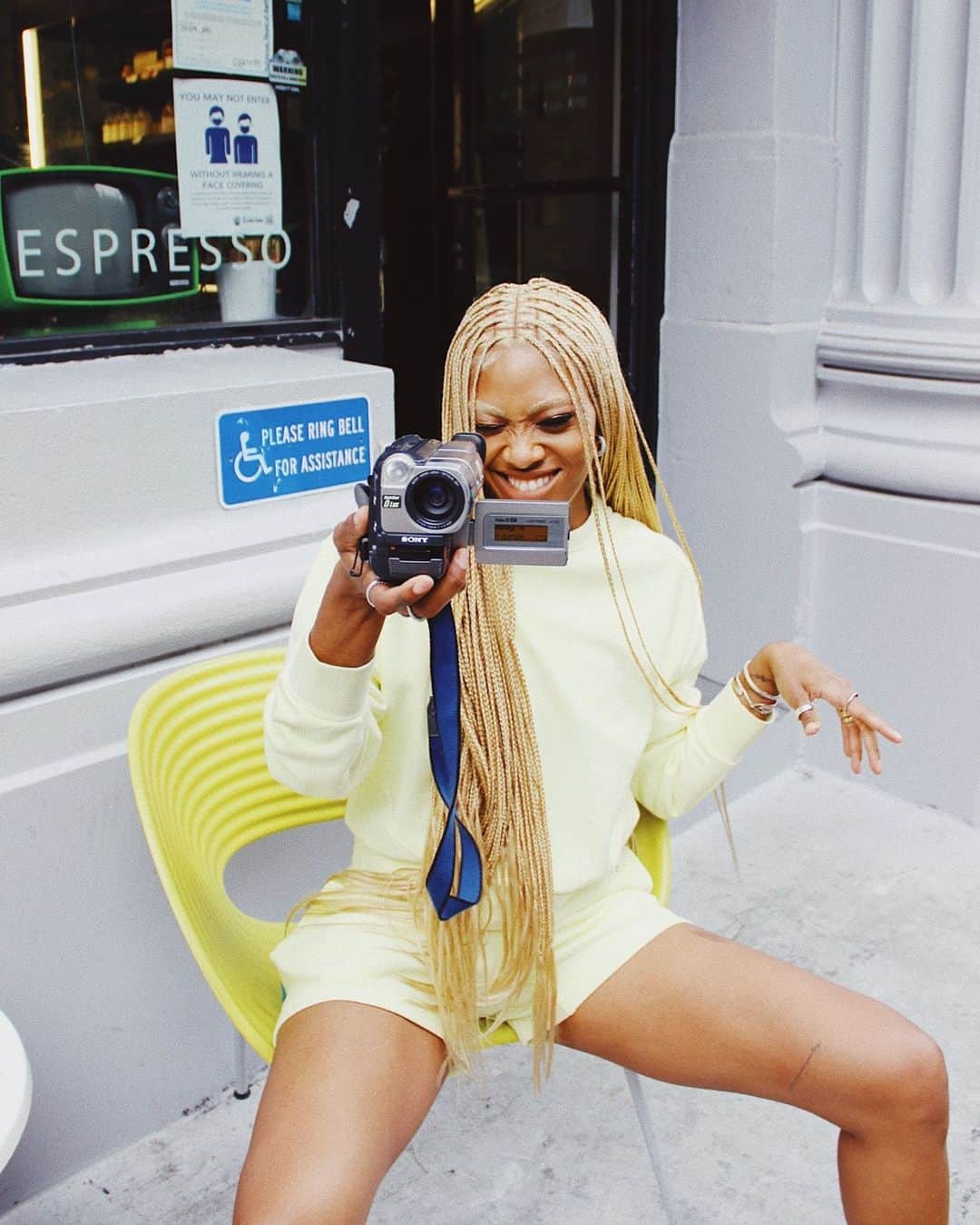 ラグ&ボーンのインスタグラム：「Now recording: City Sweats in Spring Green. @shesmaad」