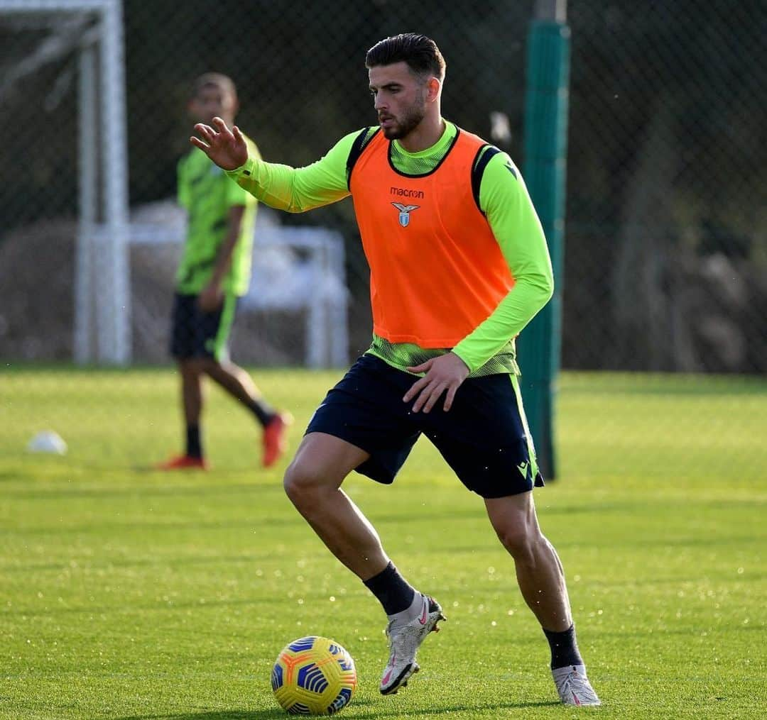 ウェスレイ・ホードさんのインスタグラム写真 - (ウェスレイ・ホードInstagram)「⚽️♾」2月18日 23時59分 - wesleyhoedt14