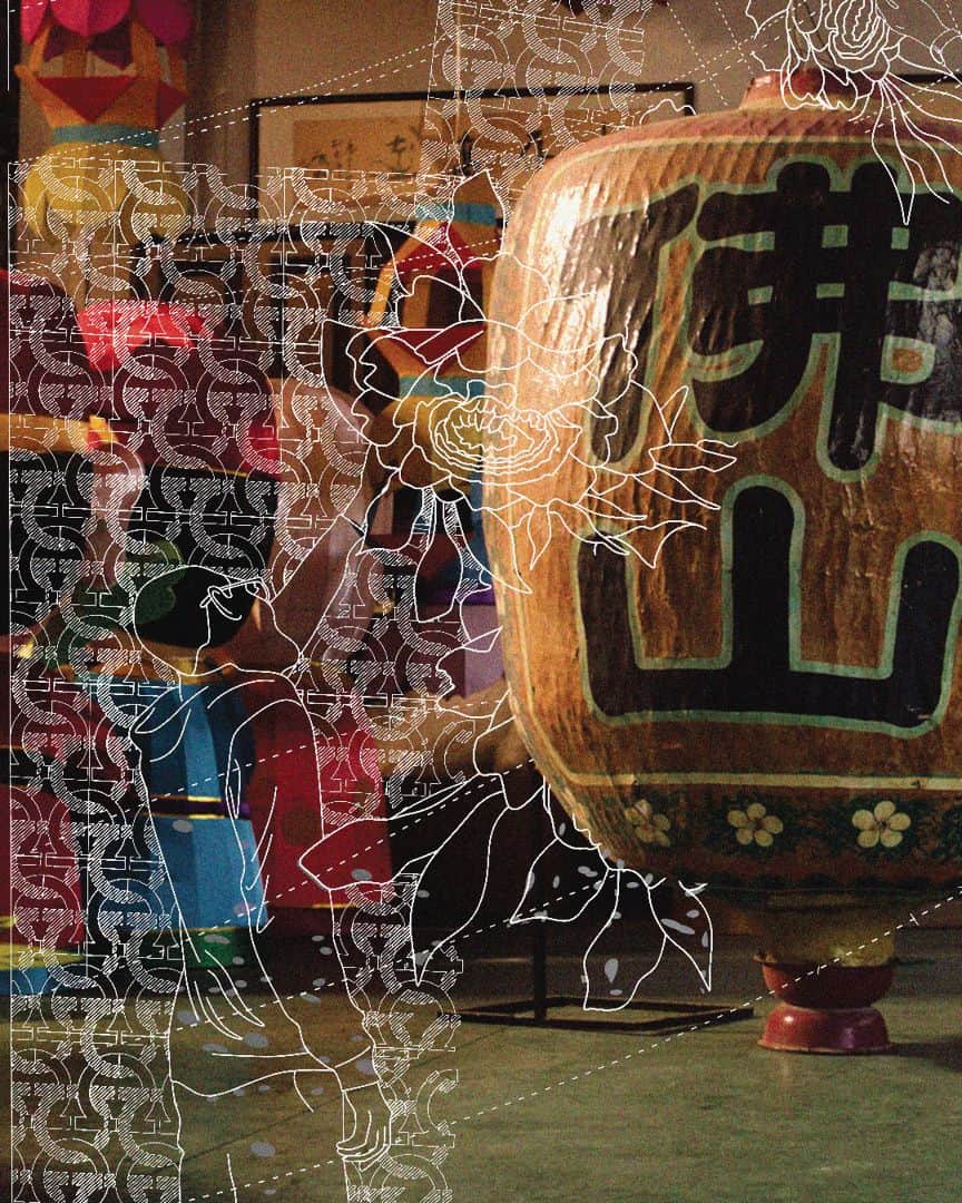 サルヴァトーレ・フェラガモのインスタグラム：「Having the exquisite and beautiful characteristics of the colour lantern in southern Guangdong, the Foshan colour lantern is one of the main types of traditional colour lanterns in China. After centuries of development, this craft was inscribed onto the list of national intangible cultural heritage in 2008. In collaboration with the lantern artist Huang Hongyu, Ferragamo celebrates the Spring Festival with a series of themed installations in its Shanghai Center boutique from 19 to 26 February 2021. #Gancini」