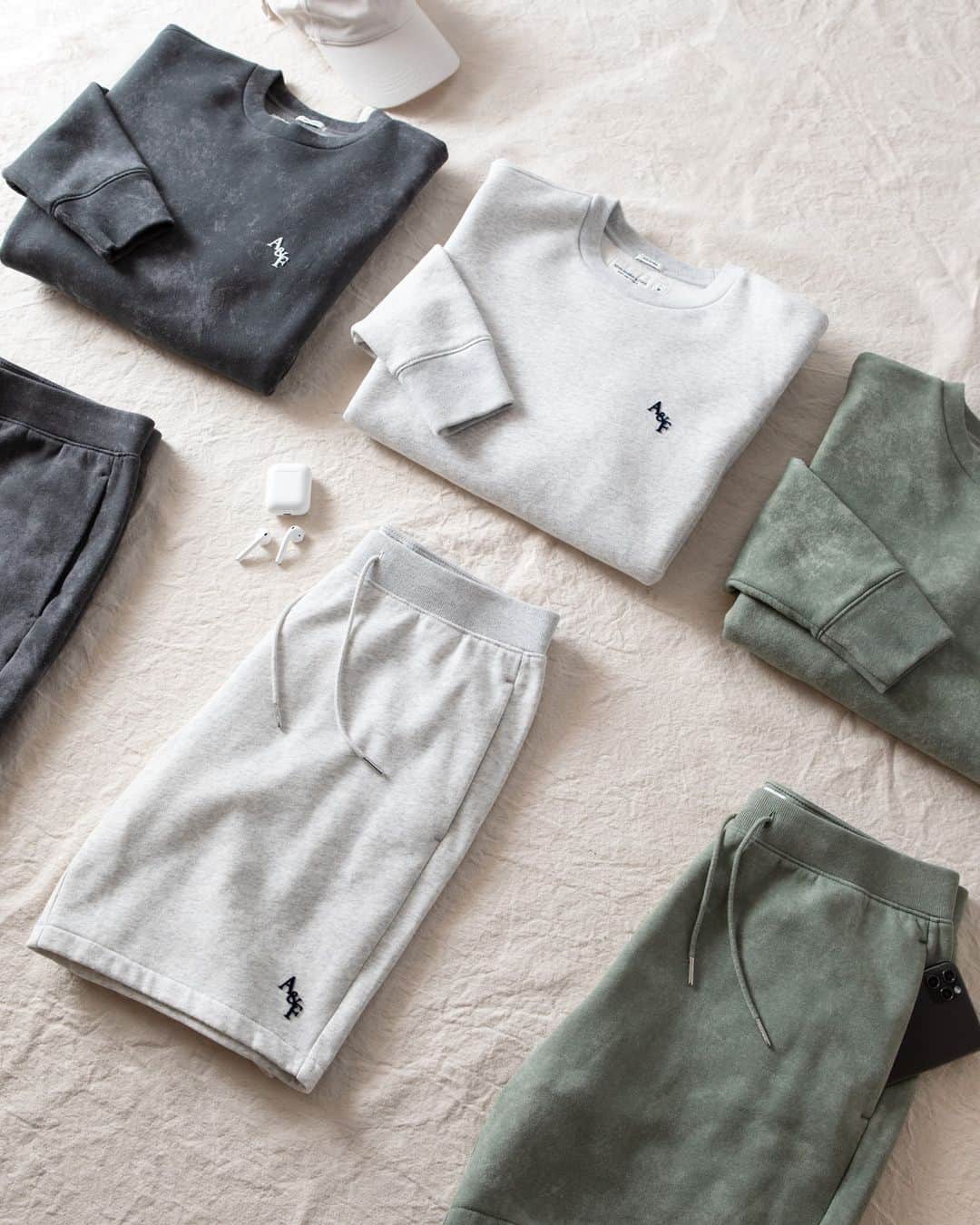 Abercrombie & Fitchのインスタグラム：「Work hard, dress soft—new arrivals are in. #abercrombiemens」
