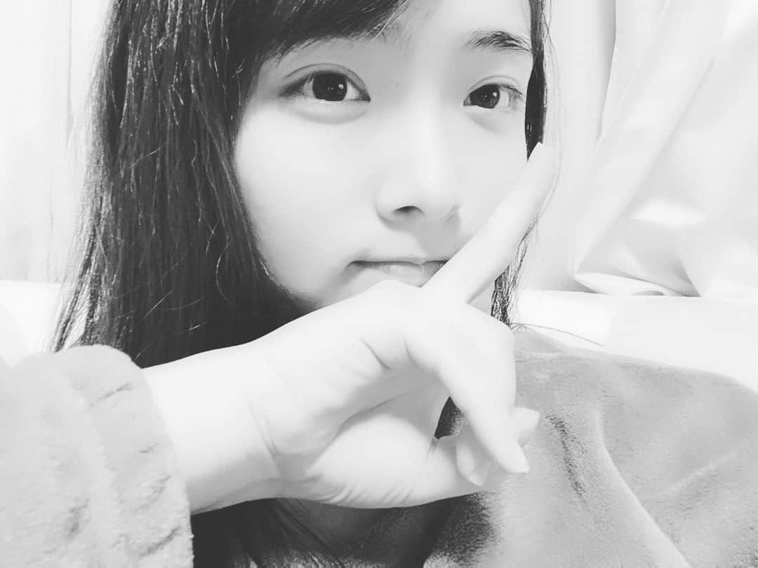 大森美優のインスタグラム：「なんか、カラっ☀️とした面白さみたいなものが好きなんですけど、そーゆー動画ずっと観ちゃいます。動画は偉大です。ははは。おやぷみ。💤💫 #おやすみなさい  #akb48」