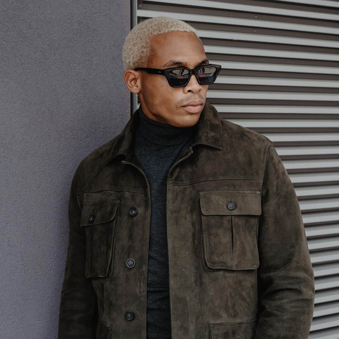 アンドレアダミーコのインスタグラム：「Sahariana in Thick Suede - Genuine Leather   #andreadamico #damicostore #genuineleather  #leather」
