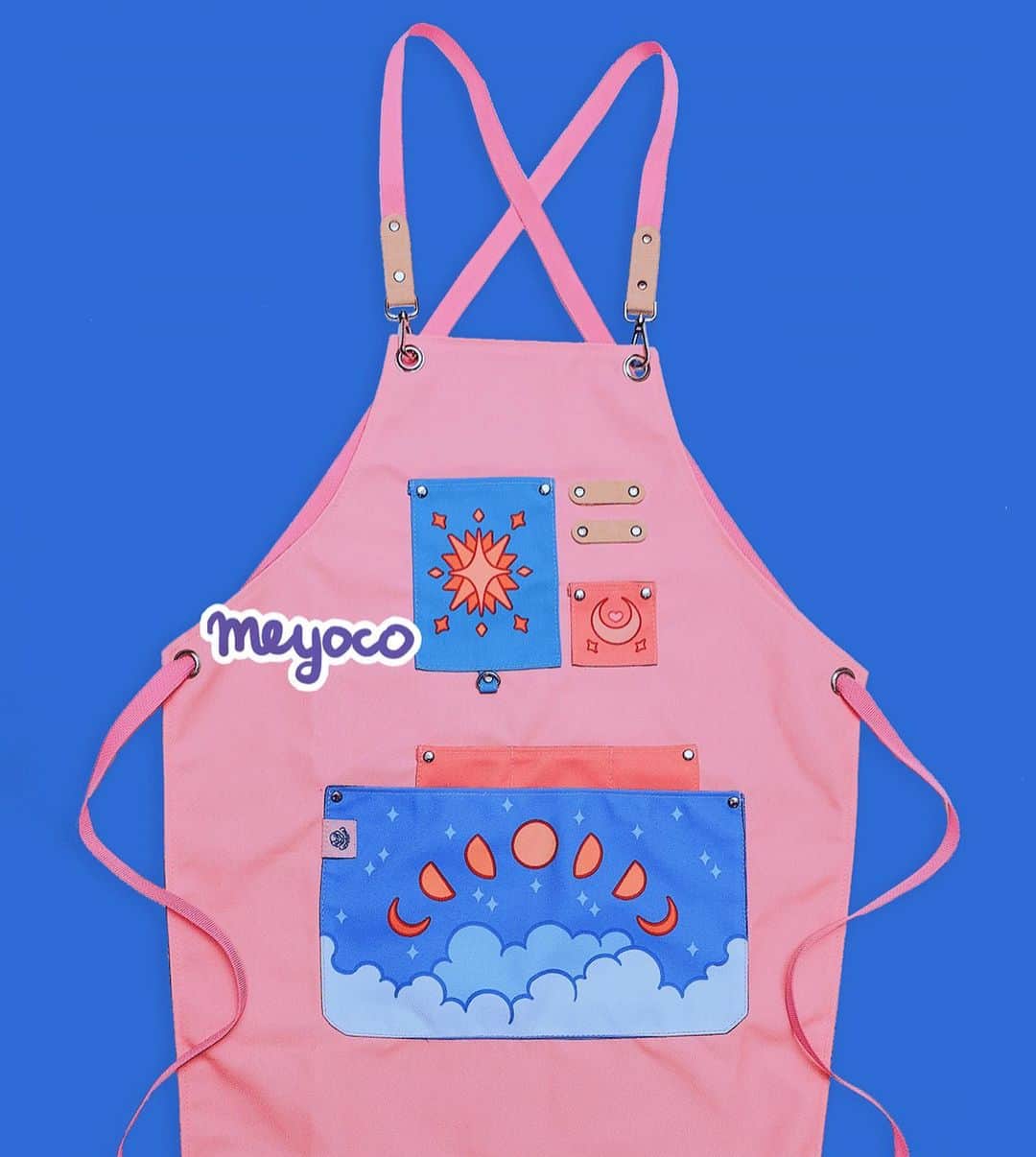 meyocoさんのインスタグラム写真 - (meyocoInstagram)「Aprons are now available from my non-apparel store. ✨ Link in bio! [EDIT: sold out for now! Restock in a few weeks]」2月19日 0時28分 - meyoco