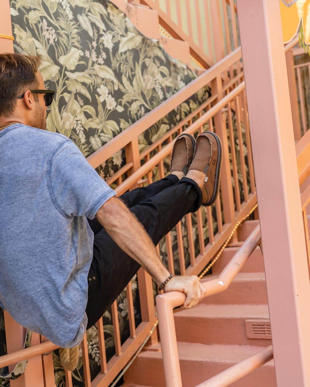 サヌークのインスタグラム：「Can you handle this amount of mind-bending comfort? Easily the comfiest things we’ve ever put under your feet, our diverse quiver of Soft Top Foam Sidewalk Surfers feature a step down heel, hemp-blended uppers, and here’s the real kicker – the softest, cushiest, bounciest high-rebound Soft Top Foam midsoles you’ve ever felt. ☁️🤯☁️」