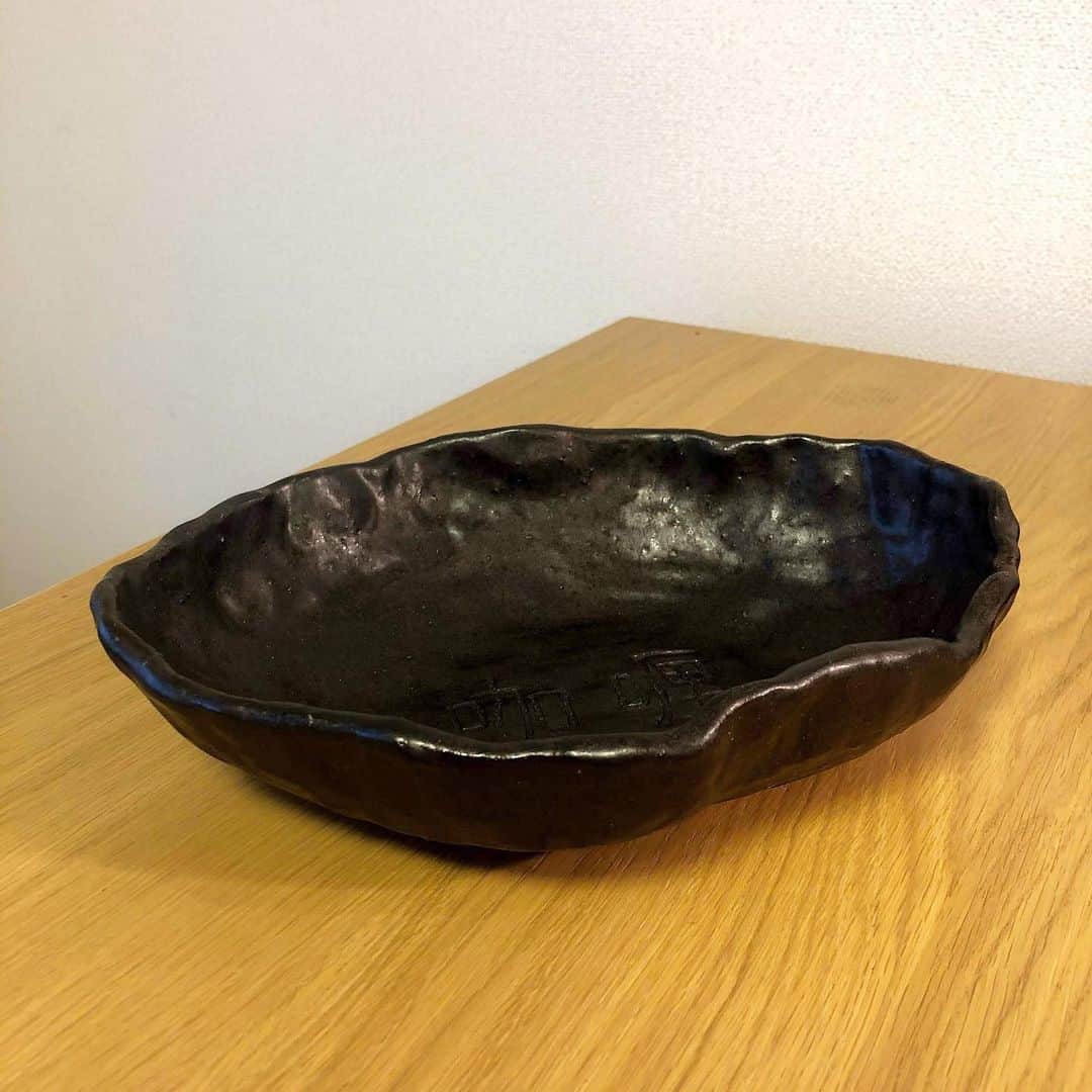 山本紘之さんのインスタグラム写真 - (山本紘之Instagram)「. お気に入りのカレー皿  去年1月に愛情込めて作りました。 いまやカレーに留まらず、あらゆる料理を盛っています。 いつか割れてしまうと思うと悲しくなるお皿。  #箱根 #カレー皿 #咖喱」2月19日 0時55分 - yamamoto_hiroyuki.ntv