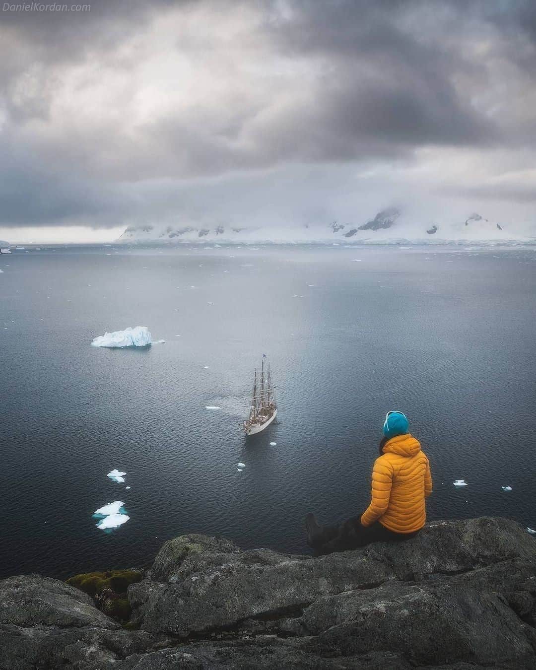 Discover Earthさんのインスタグラム写真 - (Discover EarthInstagram)「Do you also dream of discovering Antarctica by sailing boat?  "Inspired by stories by Shackleton, Amundsen, Nansen, Scott I was always fascinated by endurance and strength of polar explorers. Since my early childhood I dreamt to visit Antarctica. And I did it in the most amazing way - on Bark Europa! Beautiful Dutch sailing boat, with white sails, classical helm and a good hundred of ropes to pull in the sea. One of the most adventurous journeys I've ever had in my life!"  🇦🇶 #discoverantarctica  with @danielkordan   . . .  #sailing  #sail  #sailboat  #antarctica  #travel  #penguin  #nature  #ice  #adventure  #penguins  #antarctic  #wildlife  #expedition  #photography  #africa  #naturephotography  #iceberg  #snow  #europe  #southpole  #animals  #cold  #antarcticadventure  #travelgram  #asia  #polar  #natgeo  #travelphotography  #wanderlust」2月19日 1時00分 - discoverearth