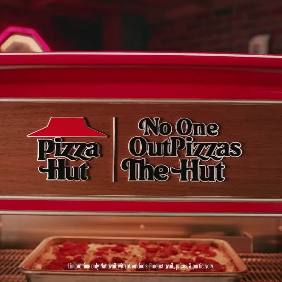 Pizza Hutのインスタグラム：「Polishing off our latest 🍕 creation—the New Detroit-Style Pizza.」