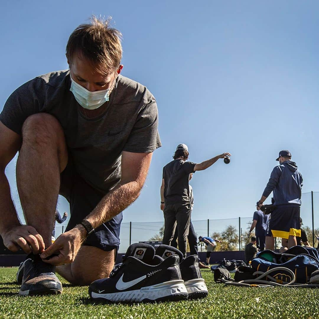 ミルウォーキー・ブルワーズさんのインスタグラム写真 - (ミルウォーキー・ブルワーズInstagram)「Spring Training is officially underway. Let’s get to work.  #CactusCrew」2月19日 1時12分 - brewers