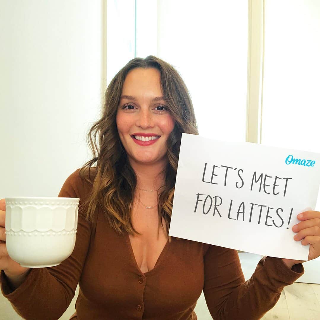 レイトン・ミースターのインスタグラム：「ICYMI: I’ve teamed up with @omaze because I feel like making a new friend, and I’m hoping it’ll be YOU! One lucky winner will meet me for a coffee date at one of my favorite places (once it’s safe to travel). You in? Support the amazing work of the @cchsnetwork and enter at the link in my bio or go to omaze.com/leighton #omaze」